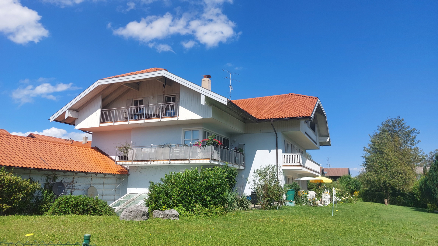 AlpenChiemsee – Top FeWo m. Bergblick u. Seenähe (3 Zi., 86 qm)